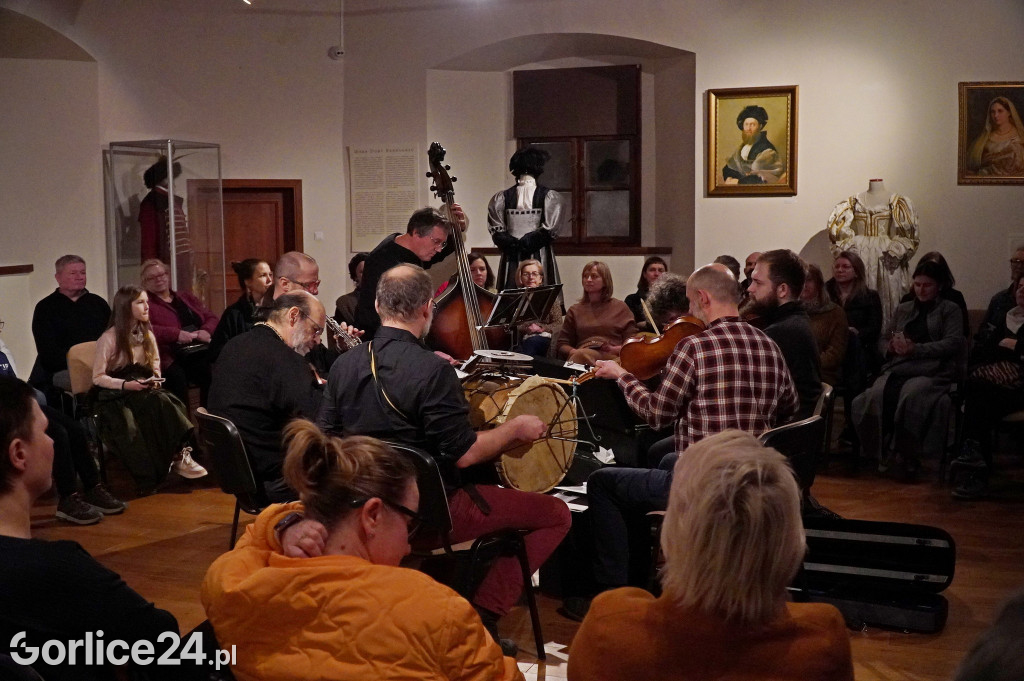 Koncert Memento Mori Dance Club w Kasztelu w Szymbarku (11.03)
