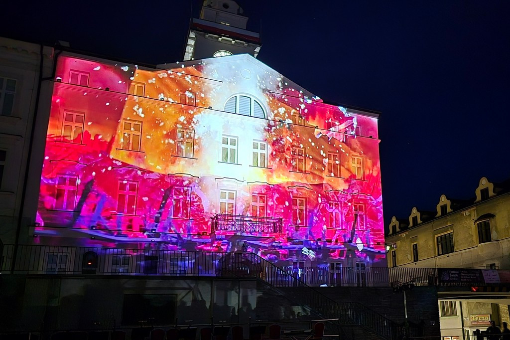 Patriotyczne śpiewanie i Mapping 3D na Ratuszu (01.05.)