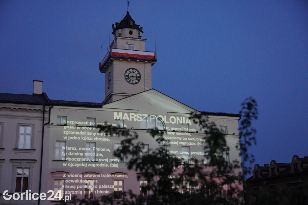 Patriotyczne śpiewanie i Mapping 3D na Ratuszu (01.05.)