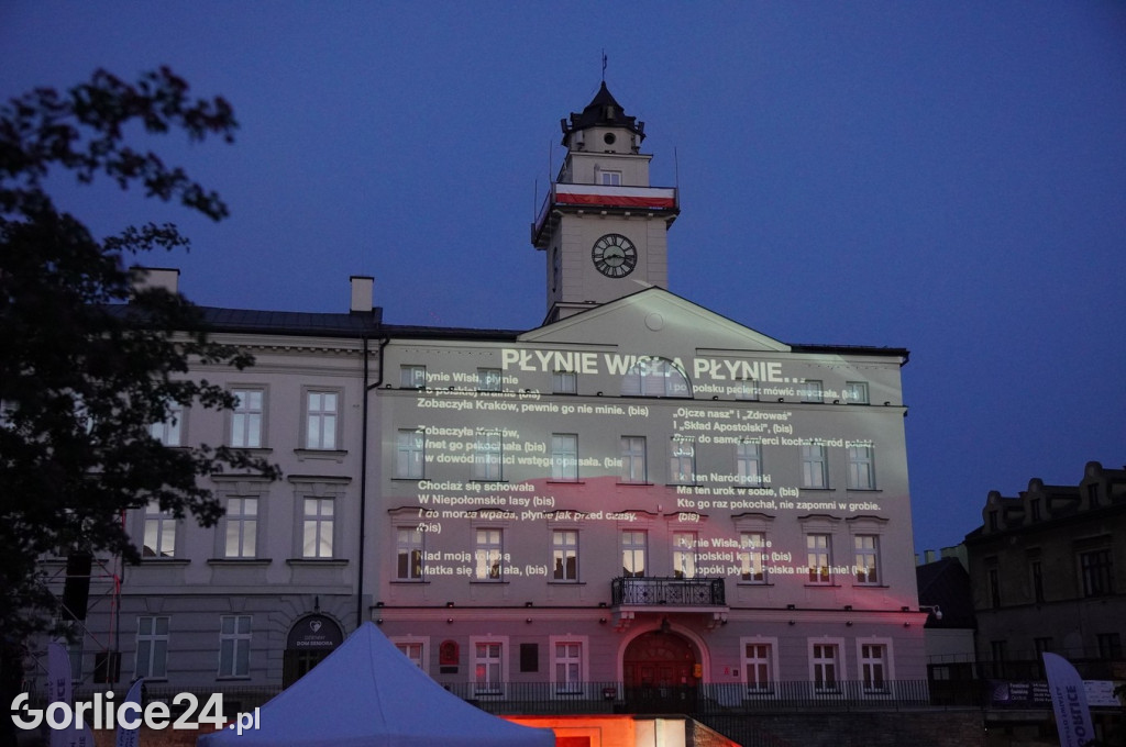 Patriotyczne śpiewanie i Mapping 3D na Ratuszu (01.05.)