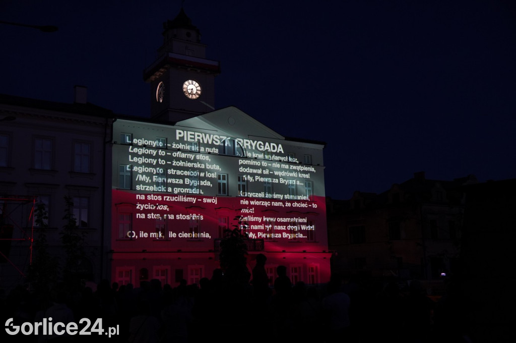 Patriotyczne śpiewanie i Mapping 3D na Ratuszu (01.05.)