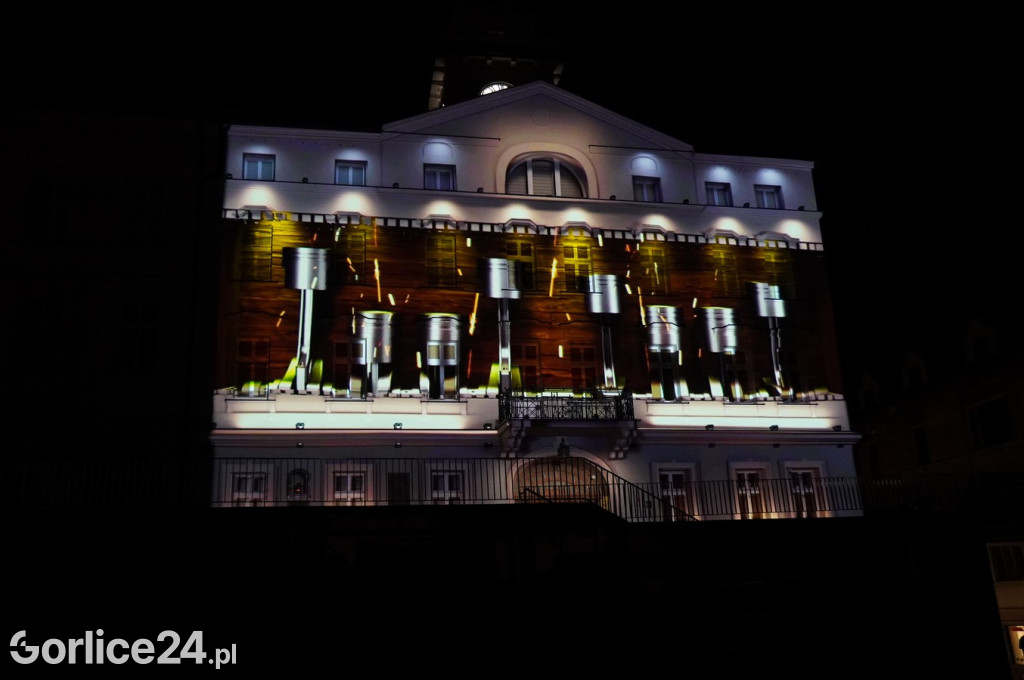 Patriotyczne śpiewanie i Mapping 3D na Ratuszu (01.05.)