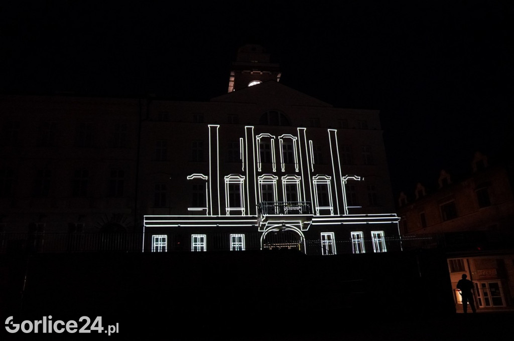 Patriotyczne śpiewanie i Mapping 3D na Ratuszu (01.05.)