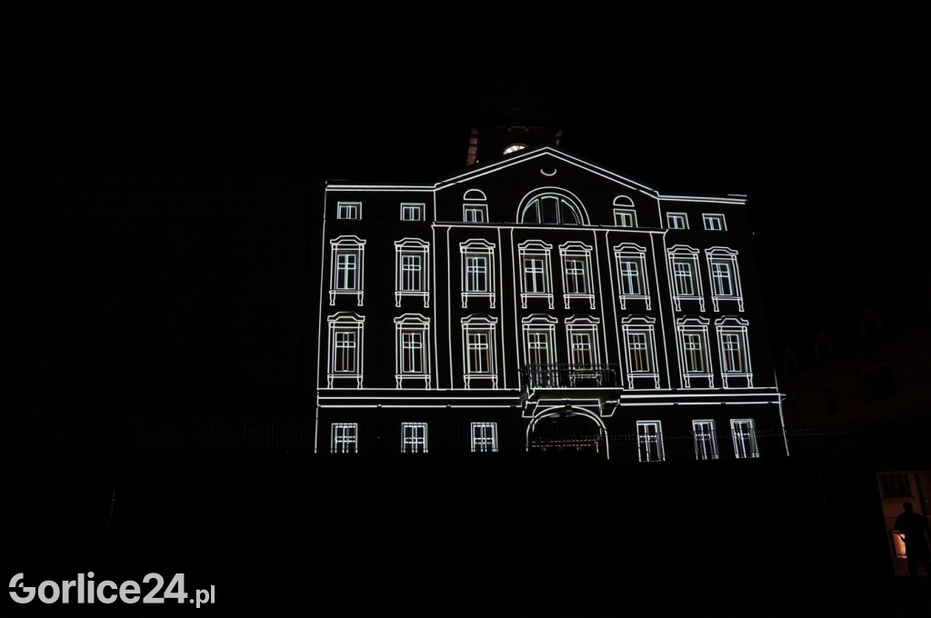 Patriotyczne śpiewanie i Mapping 3D na Ratuszu (01.05.)