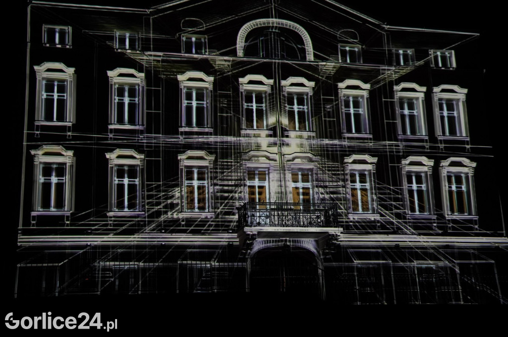 Patriotyczne śpiewanie i Mapping 3D na Ratuszu (01.05.)