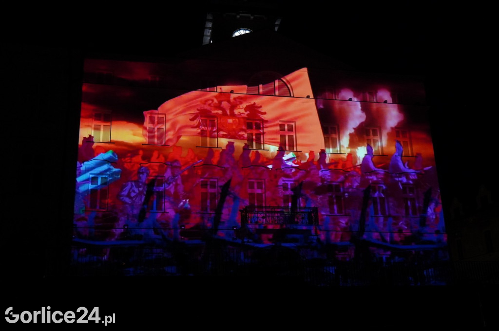 Patriotyczne śpiewanie i Mapping 3D na Ratuszu (01.05.)
