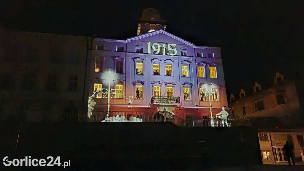 Patriotyczne śpiewanie i Mapping 3D na Ratuszu (01.05.)