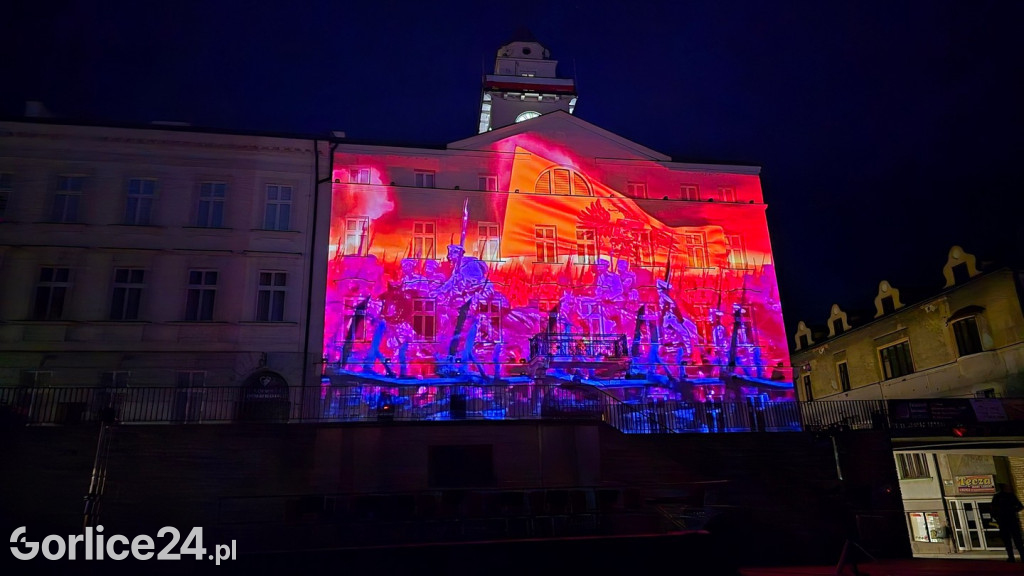 Patriotyczne śpiewanie i Mapping 3D na Ratuszu (01.05.)