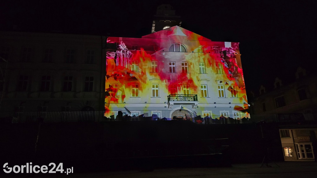 Patriotyczne śpiewanie i Mapping 3D na Ratuszu (01.05.)