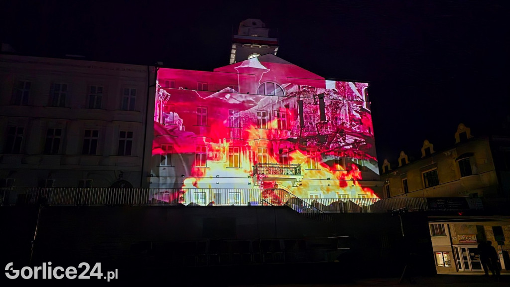Patriotyczne śpiewanie i Mapping 3D na Ratuszu (01.05.)