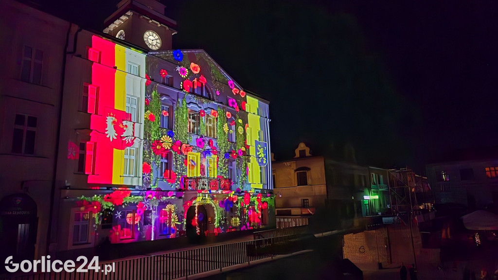 Patriotyczne śpiewanie i Mapping 3D na Ratuszu (01.05.)