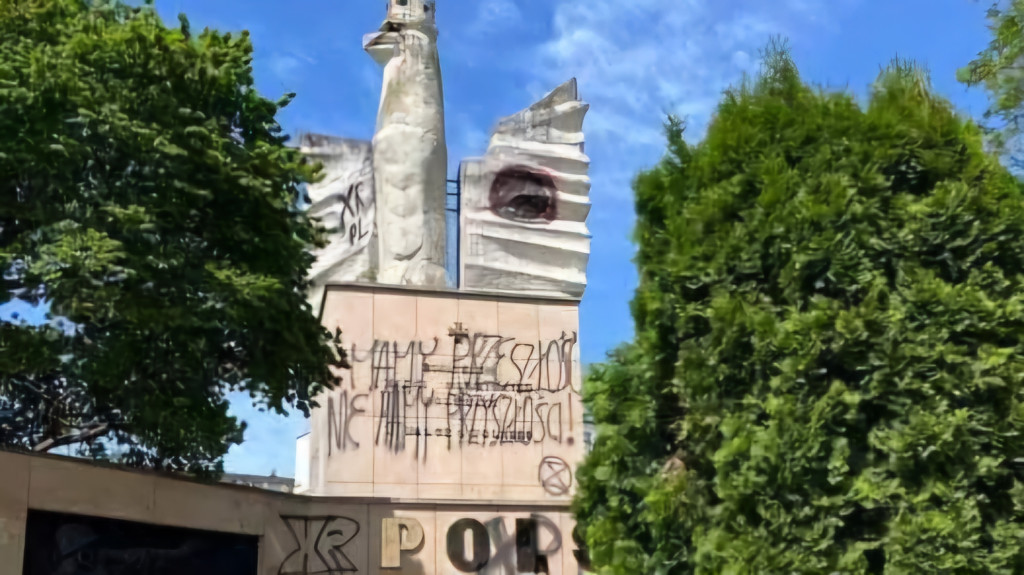 Wandalizm na Pomniku Bohaterów