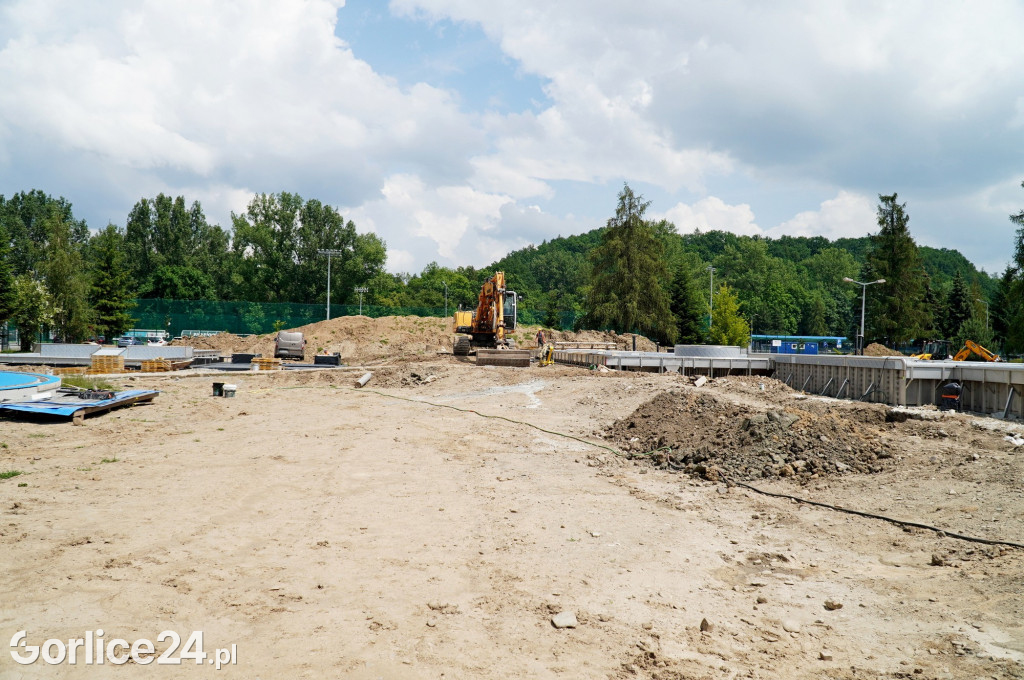 Remont odkrytego basenu w Gorlicach (30.05.)