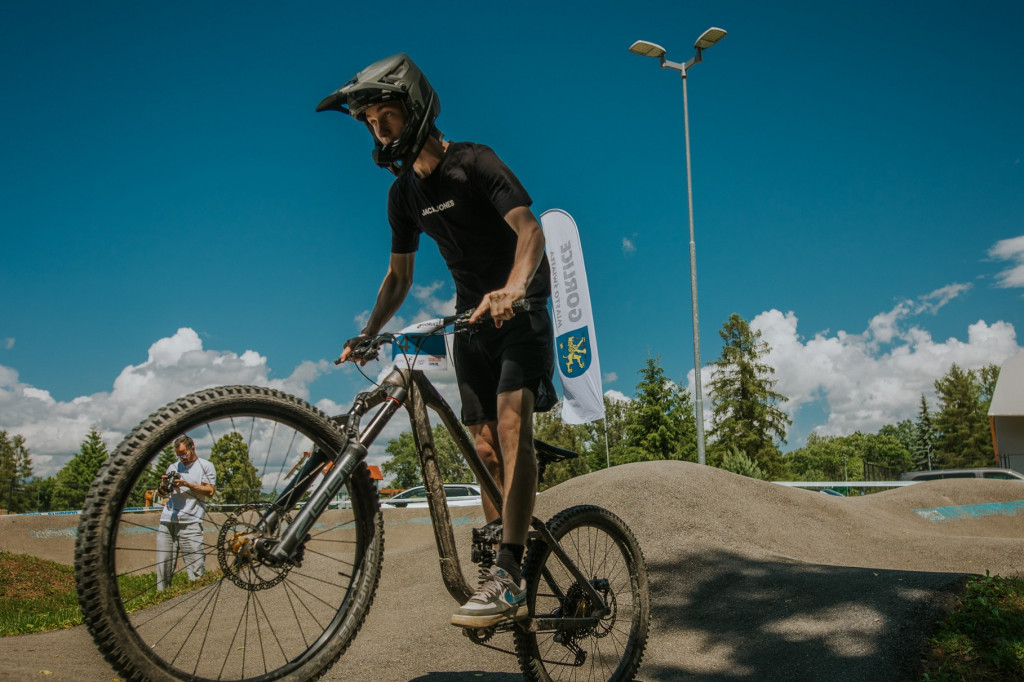 Zawody rowerowe na gorlickim pumptracku