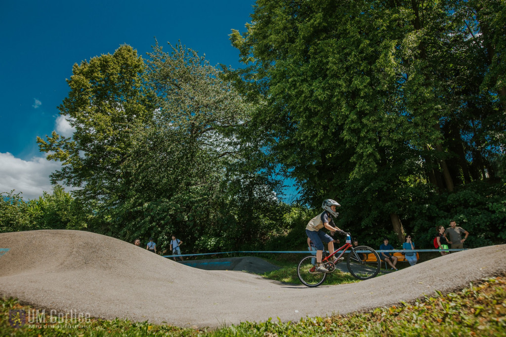 Zawody rowerowe na gorlickim pumptracku