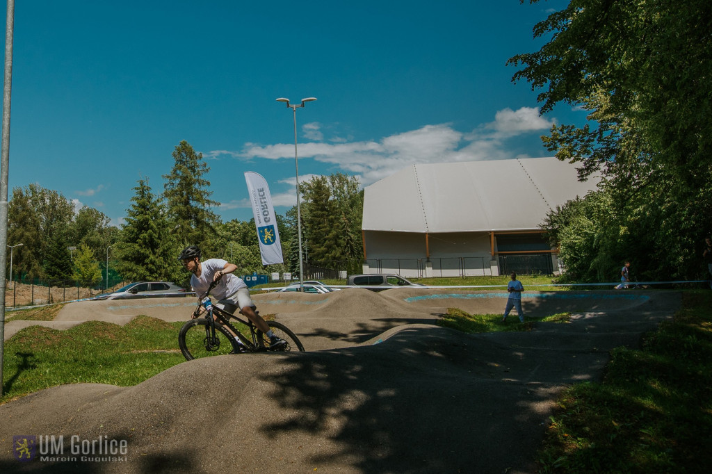 Zawody rowerowe na gorlickim pumptracku