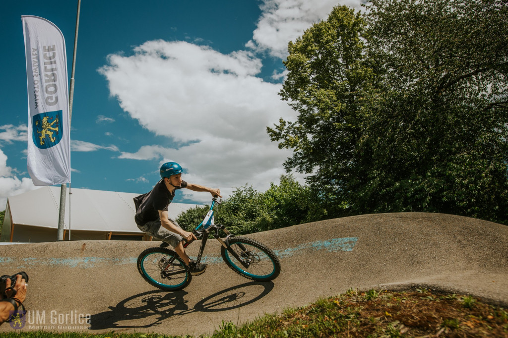 Zawody rowerowe na gorlickim pumptracku