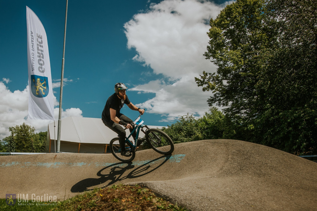 Zawody rowerowe na gorlickim pumptracku