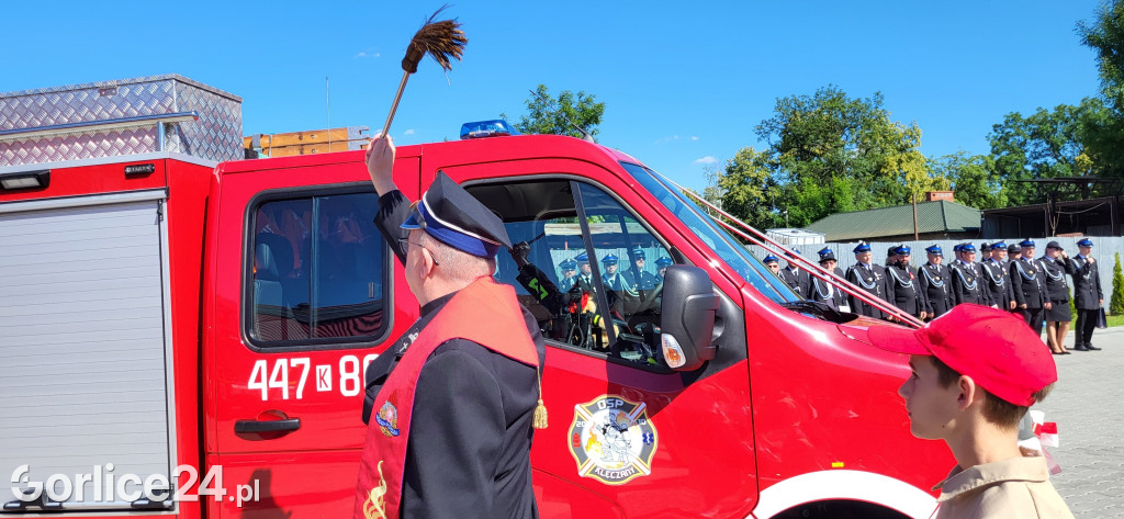OSP Klęczany świętuje nowy samochód i remizę