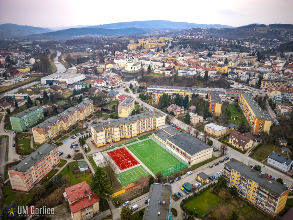 Nowa bieżnia przy MZS nr 4 w Gorlicach