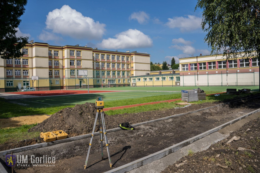 Nowa bieżnia przy MZS nr 4 w Gorlicach