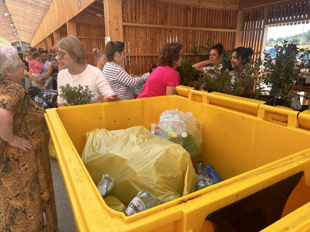 Eko-piknik pod nazwą „Wymień odpad na sadzonkę” w Bieczu