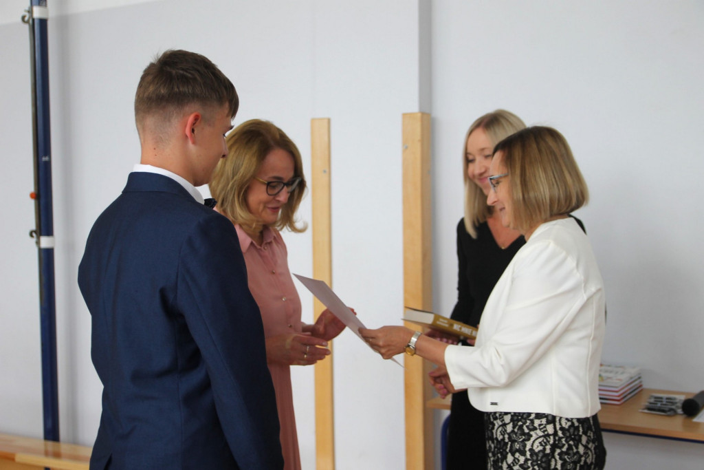 Uroczystość zakończenia roku szkolnego 2023/2024 w Sękowej