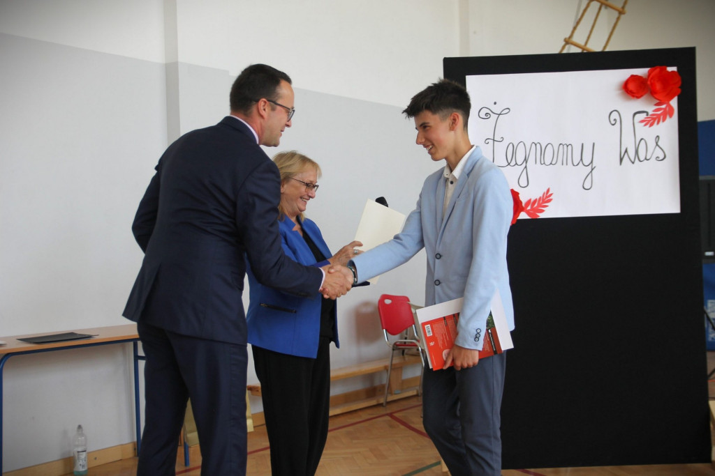 Uroczystość zakończenia roku szkolnego 2023/2024 w Sękowej