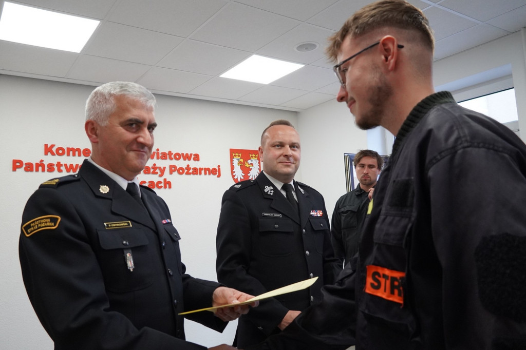 Przyrzeczenie 25 nowych druhen i druhów OSP