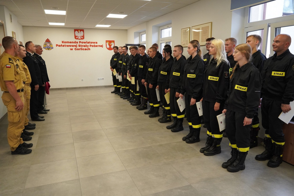 Przyrzeczenie 25 nowych druhen i druhów OSP