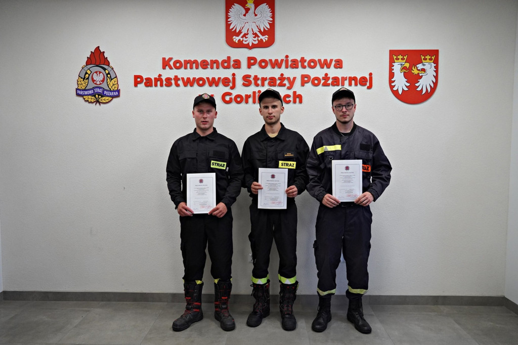 Przyrzeczenie 25 nowych druhen i druhów OSP
