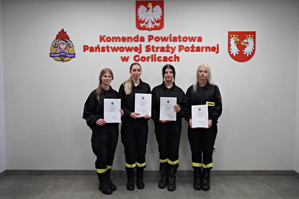 Przyrzeczenie 25 nowych druhen i druhów OSP