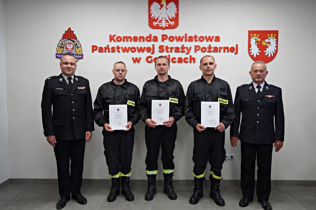 Przyrzeczenie 25 nowych druhen i druhów OSP