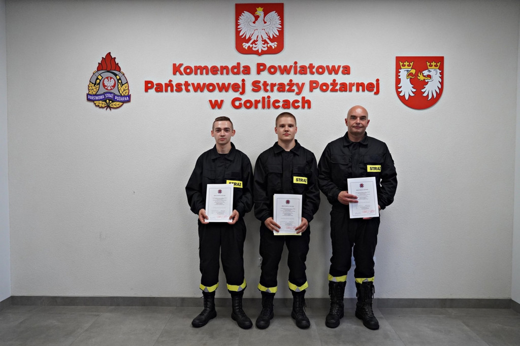 Przyrzeczenie 25 nowych druhen i druhów OSP