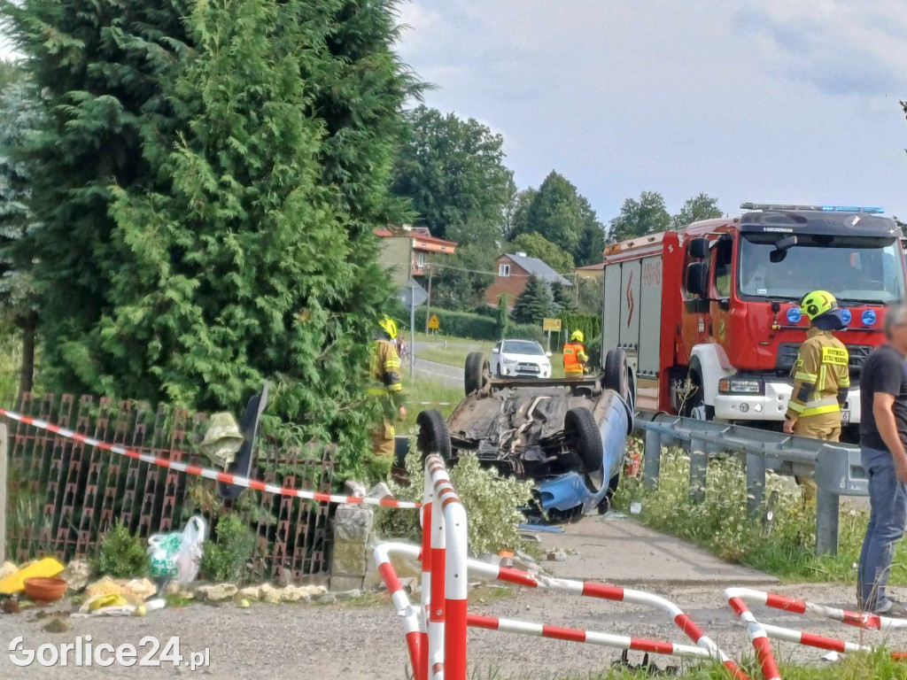 Dachowanie osobówki w Sękowej (20.07.)