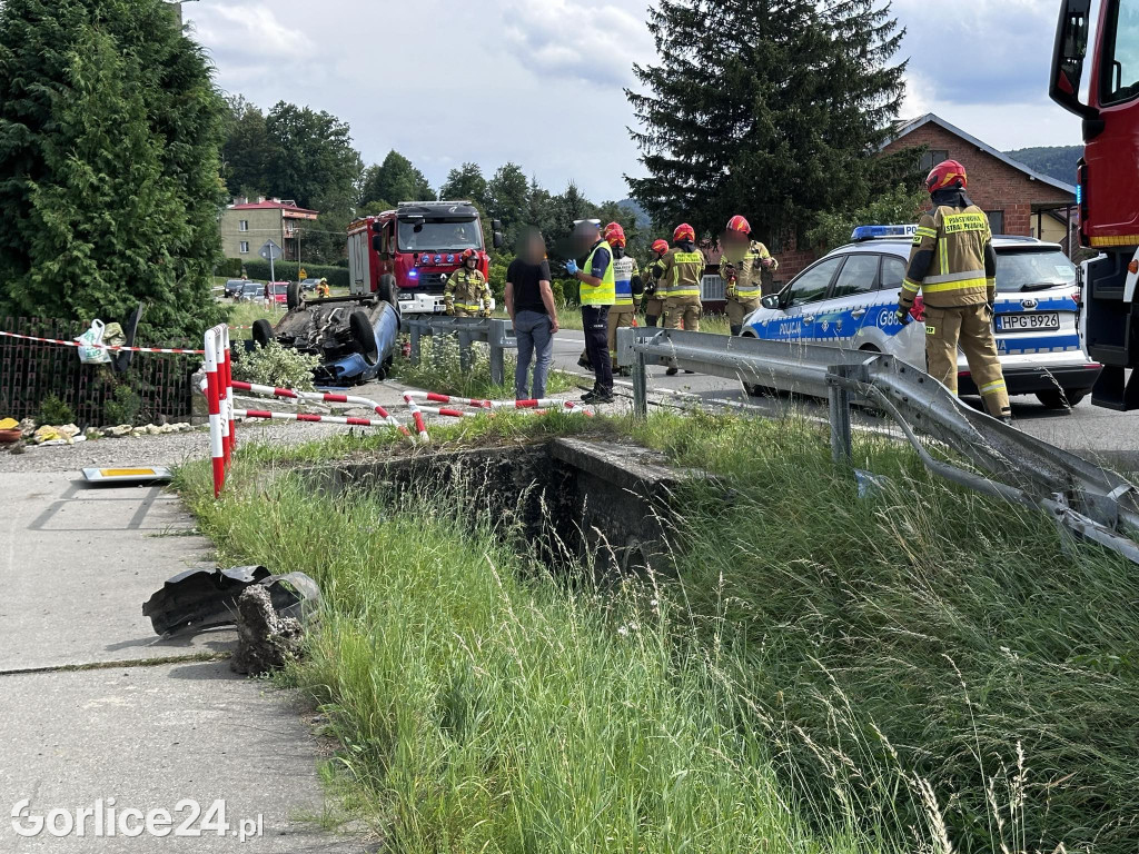 Dachowanie osobówki w Sękowej (20.07.)