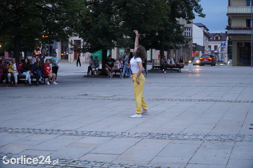 Gorlicki Flash Mob i pokaz Fire LED Show