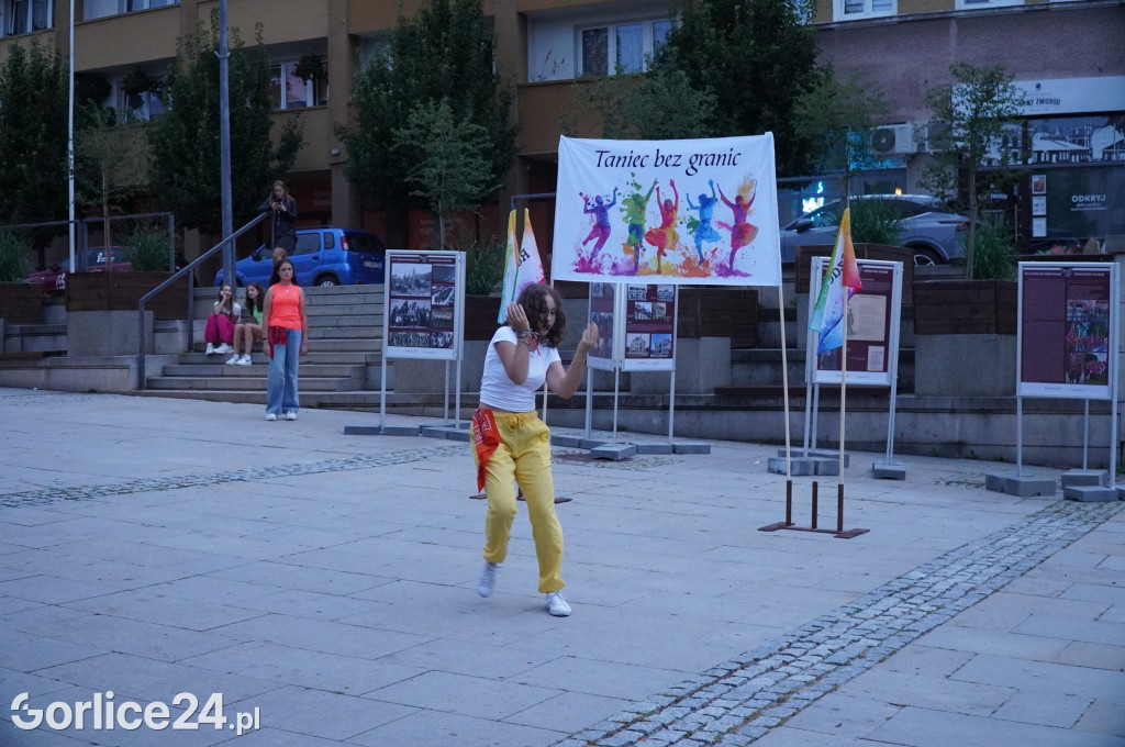 Gorlicki Flash Mob i pokaz Fire LED Show
