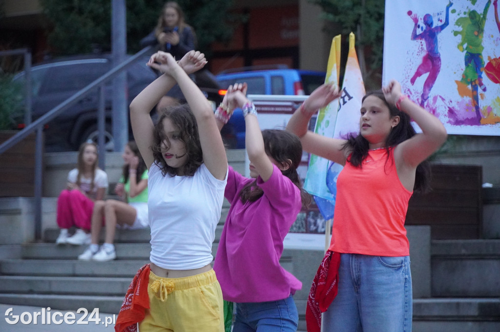 Gorlicki Flash Mob i pokaz Fire LED Show