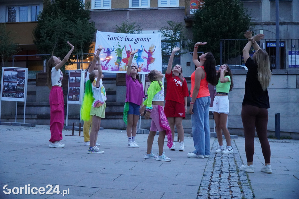 Gorlicki Flash Mob i pokaz Fire LED Show