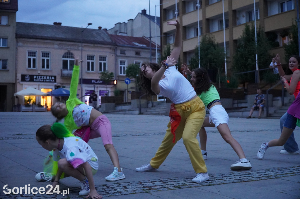 Gorlicki Flash Mob i pokaz Fire LED Show