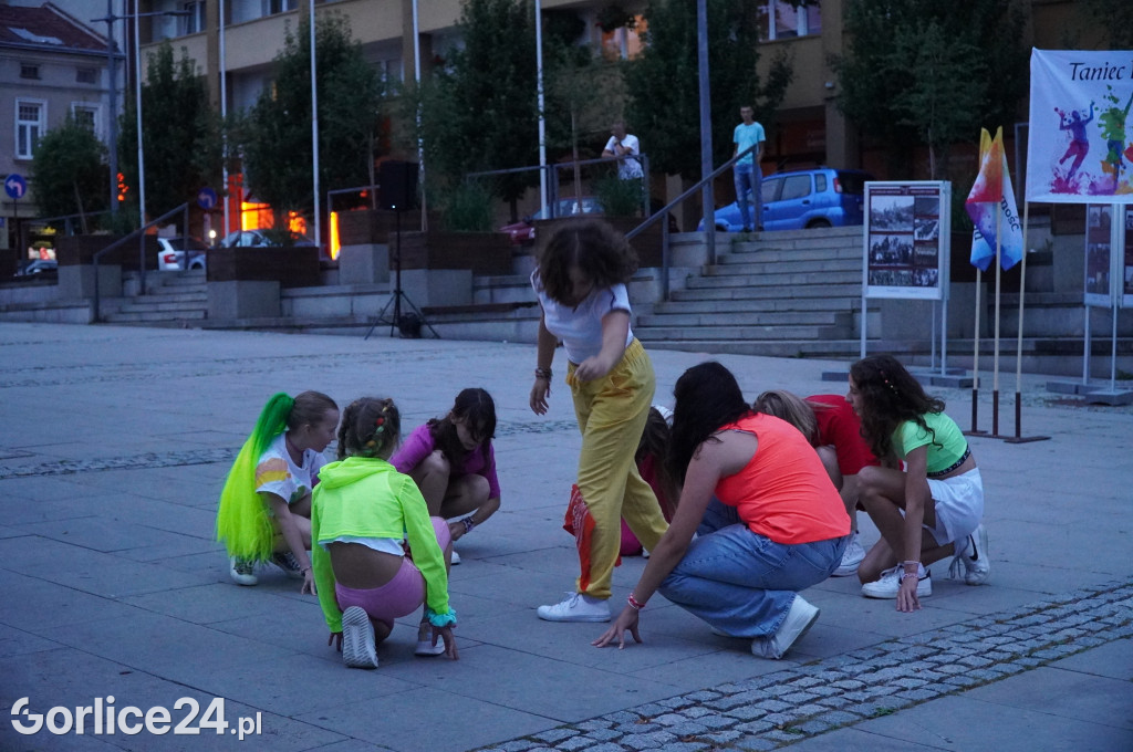 Gorlicki Flash Mob i pokaz Fire LED Show