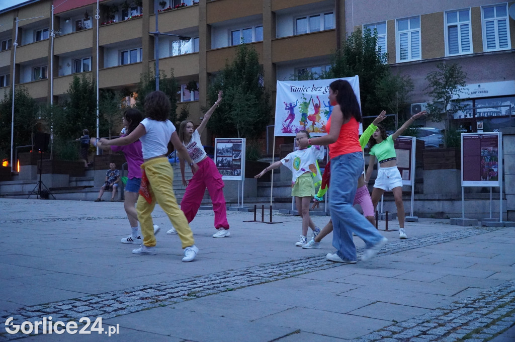 Gorlicki Flash Mob i pokaz Fire LED Show