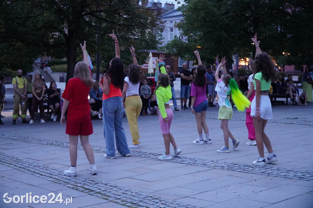 Gorlicki Flash Mob i pokaz Fire LED Show