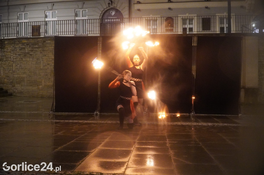 Gorlicki Flash Mob i pokaz Fire LED Show