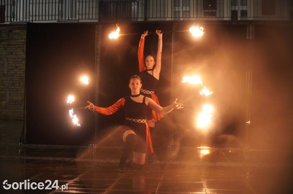 Gorlicki Flash Mob i pokaz Fire LED Show