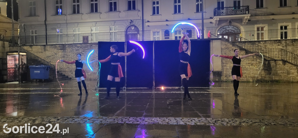 Gorlicki Flash Mob i pokaz Fire LED Show