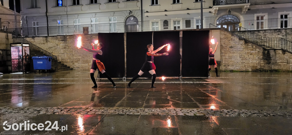 Gorlicki Flash Mob i pokaz Fire LED Show