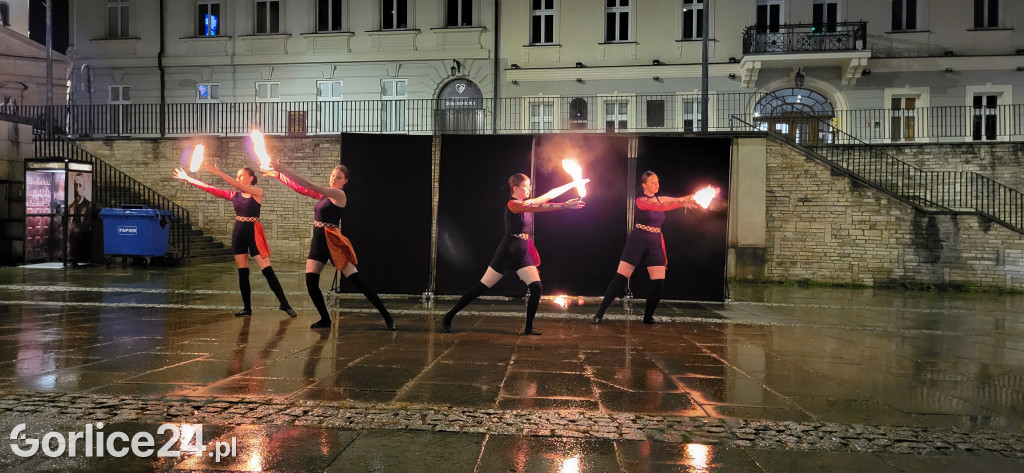 Gorlicki Flash Mob i pokaz Fire LED Show