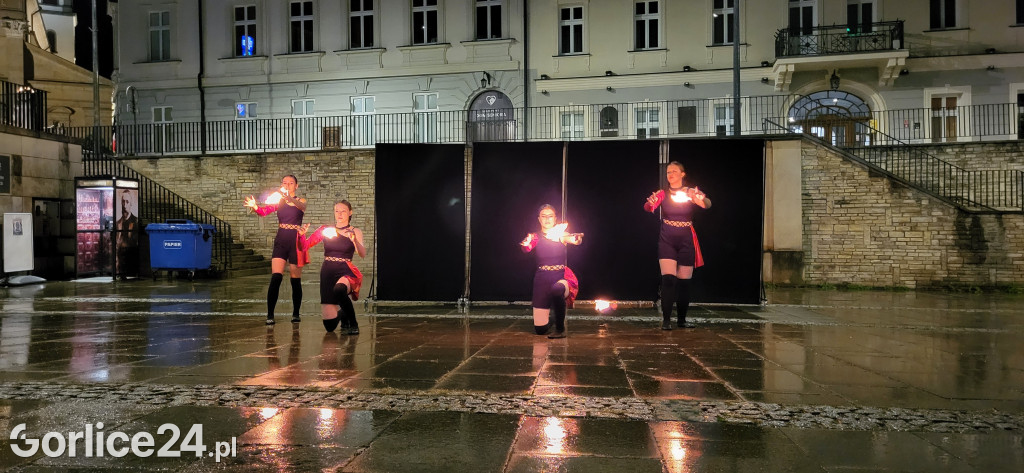 Gorlicki Flash Mob i pokaz Fire LED Show